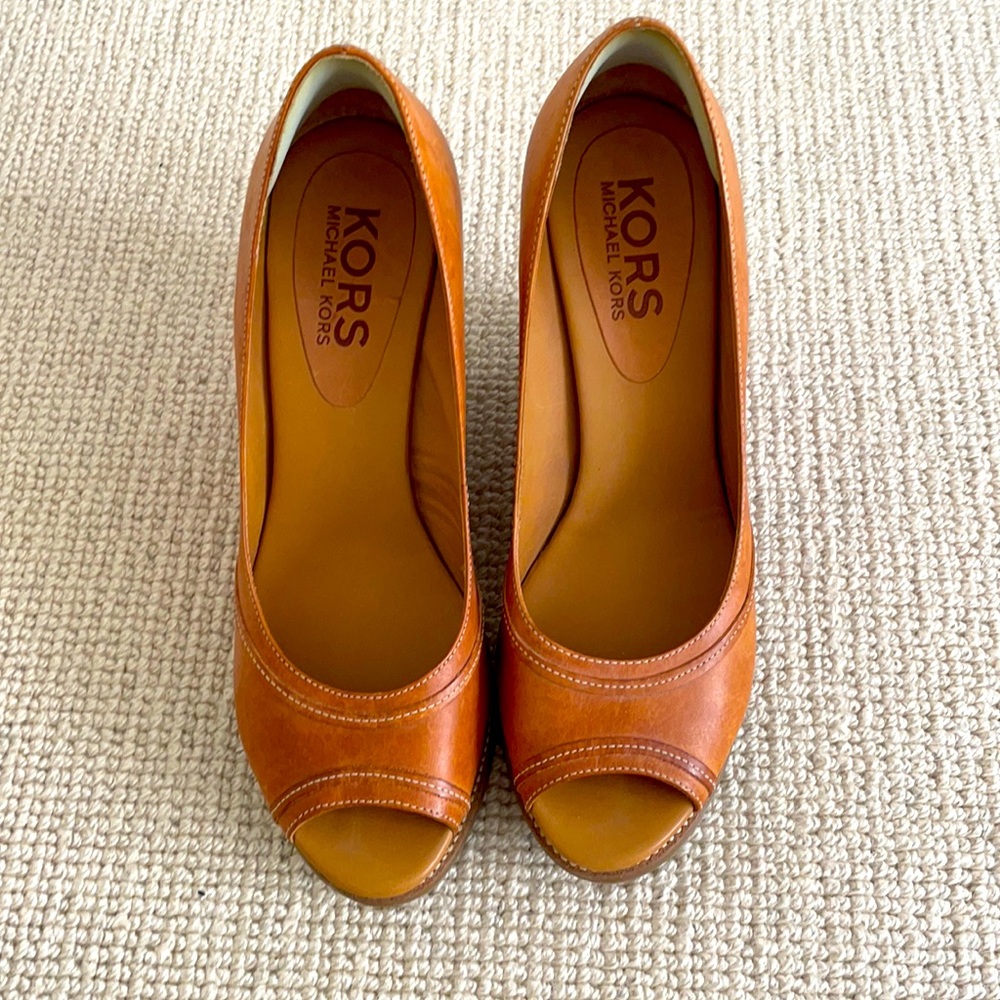 Discounted Shipping for super cute Michael Michael Kors Peep Toe Leather Wedges.